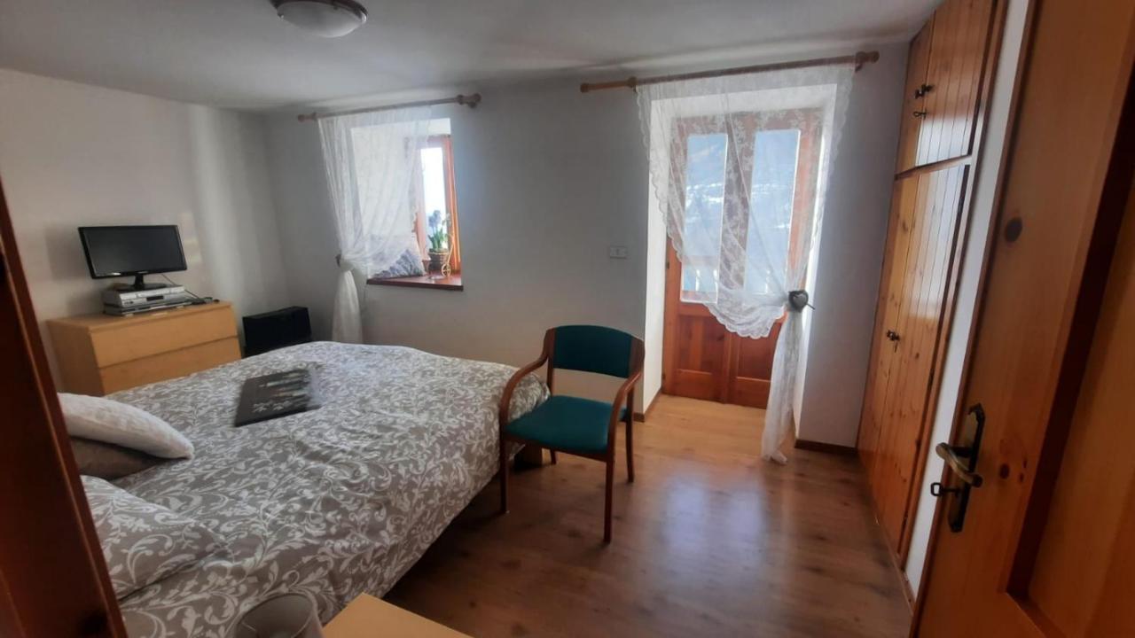 Casa Indipendente Val D'Ayas - Challand Saint Anselme Εξωτερικό φωτογραφία